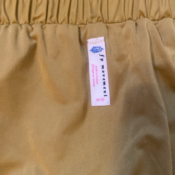 Mustard Yellow Smocked Waist Skirt with Pocket Detail size xs new with out tag - Picture 5 of 7